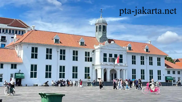 Menelusuri Romansa Sejarah di Kota Tua Jakarta